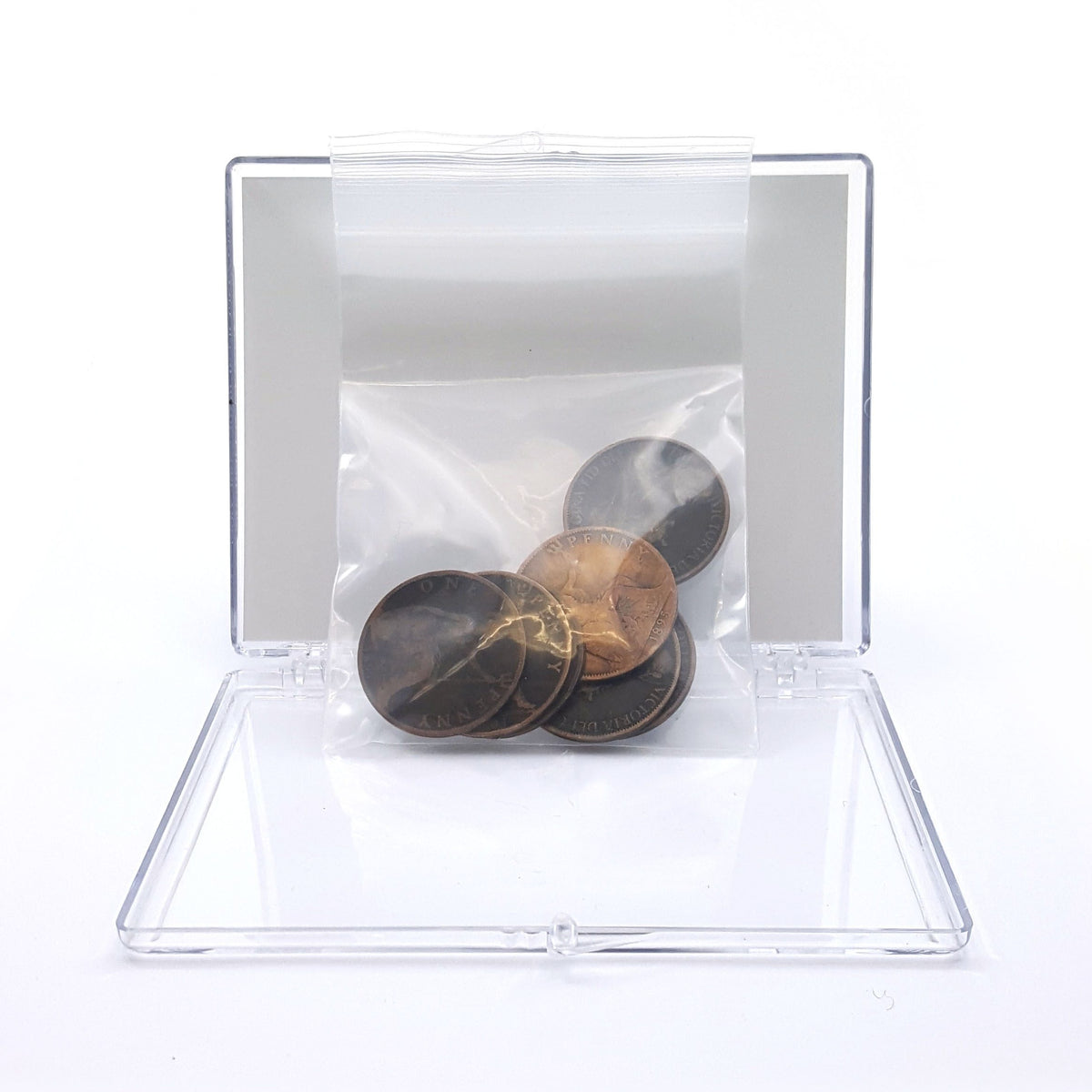 Queen Victoria: A Collection of 7 “Old Head” Pennies, 1895-1901 (Clear Box) - image 3
